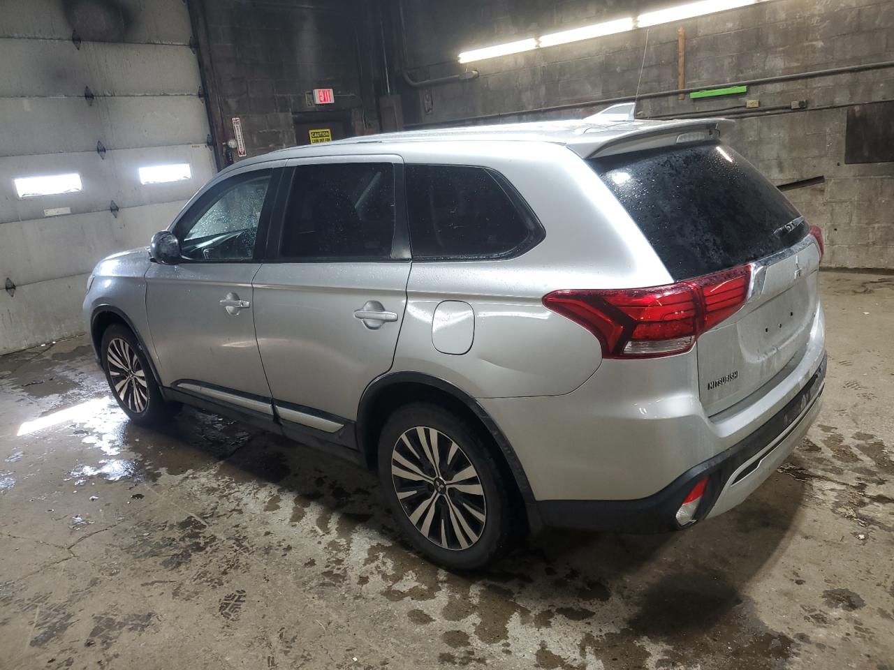2019 Mitsubishi Outlander - Image 2