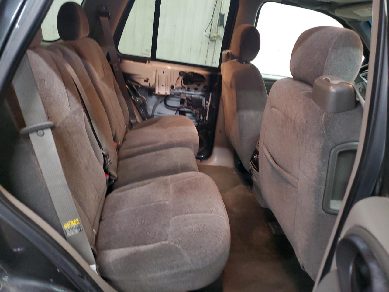 2004 Chevrolet TrailBlazer - Image 11