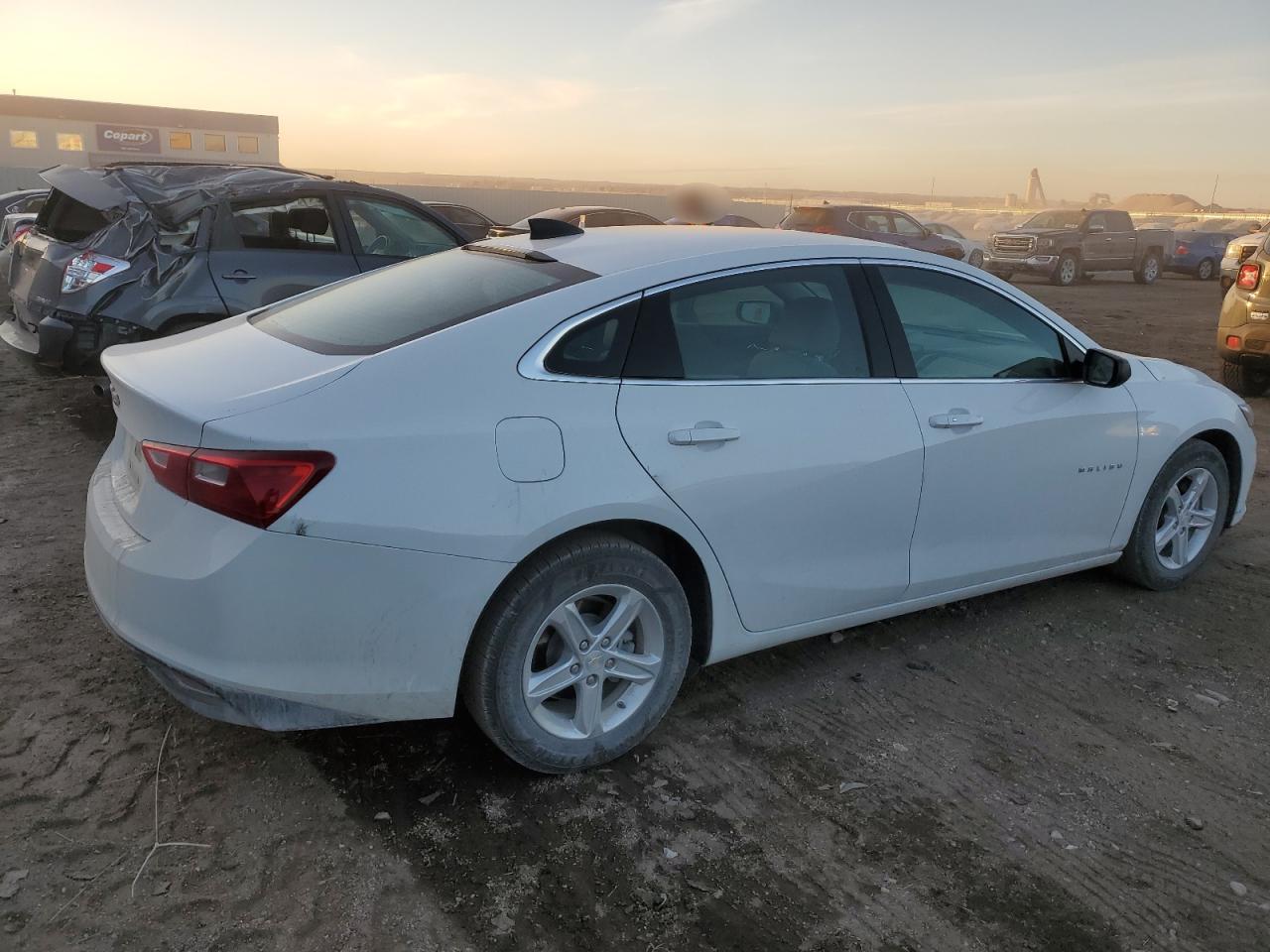 2022 Chevrolet Malibu - Image 3