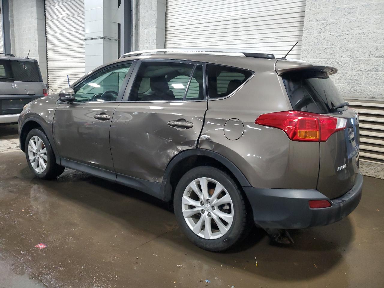 2015 Toyota RAV 4 - Image 2
