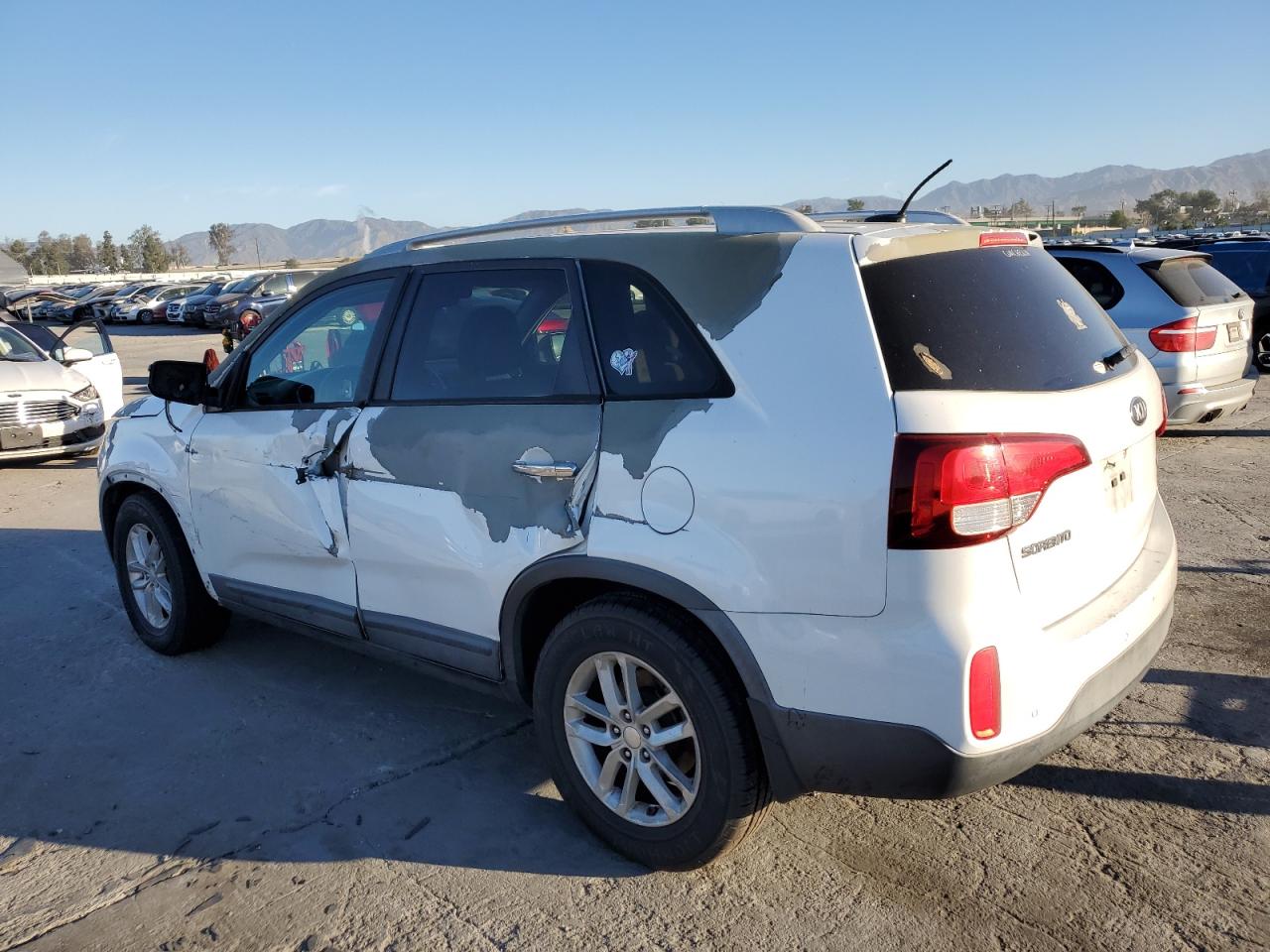 2014 Kia Sorento - Image 2