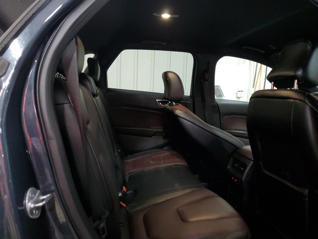 2022 Ford Edge - Image 11