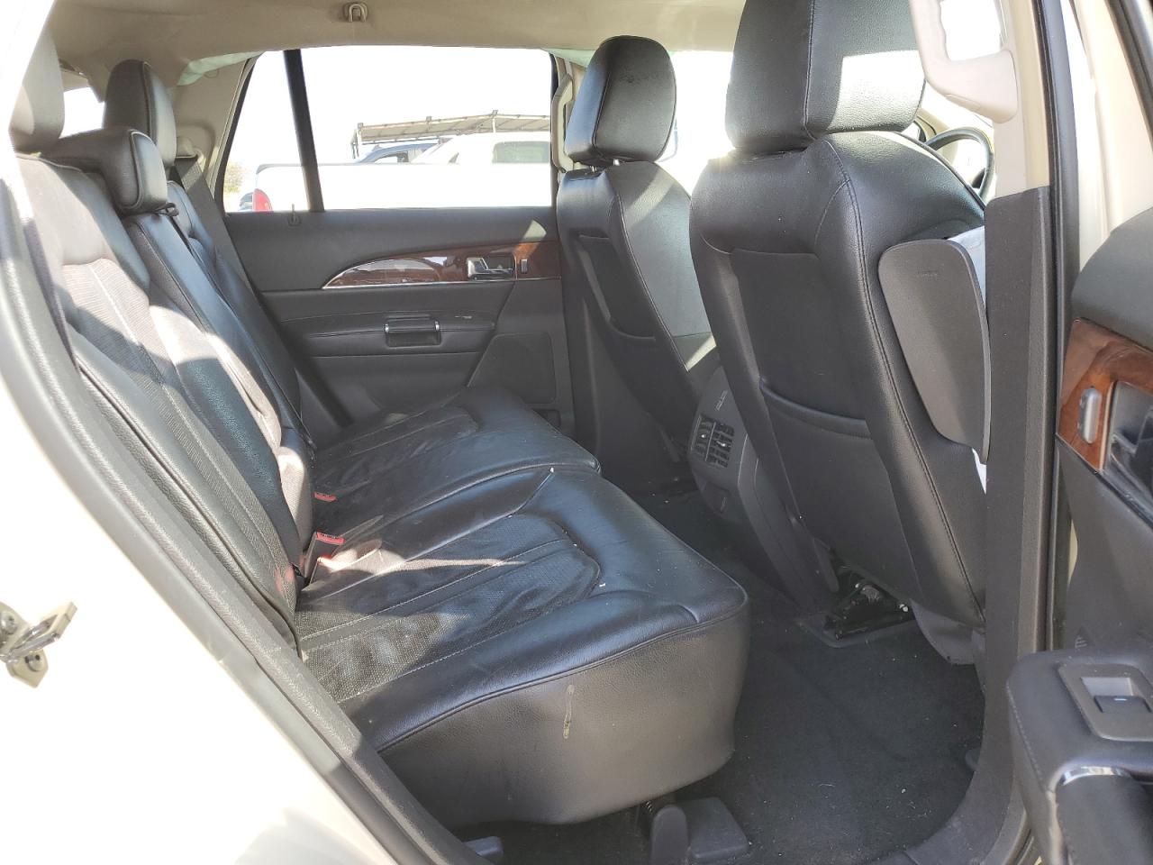 2015 Lincoln MKX - Image 11