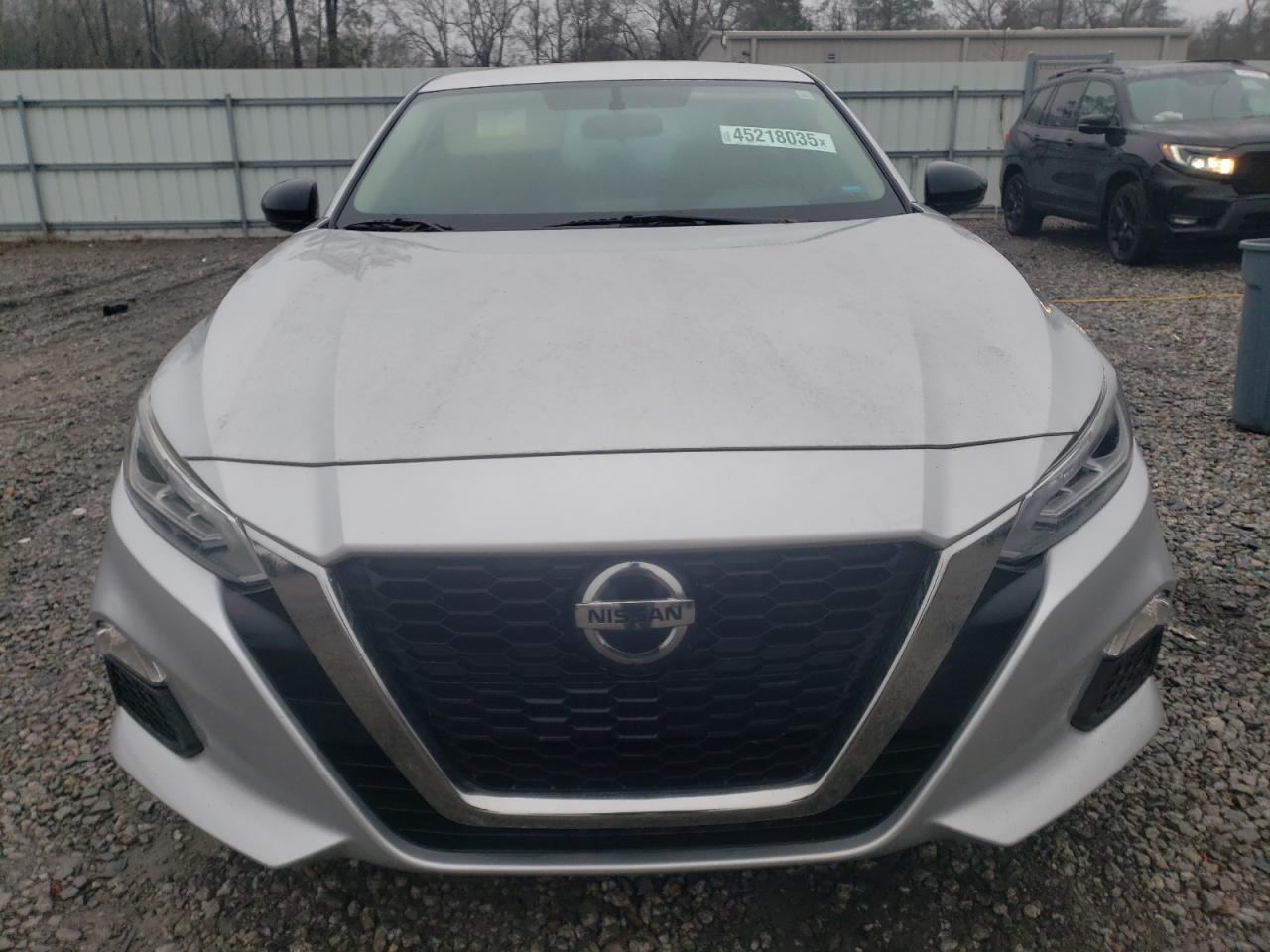 2019 Nissan Altima - Image 5