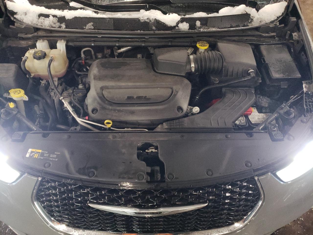 2021 Chrysler Pacifica - Image 12