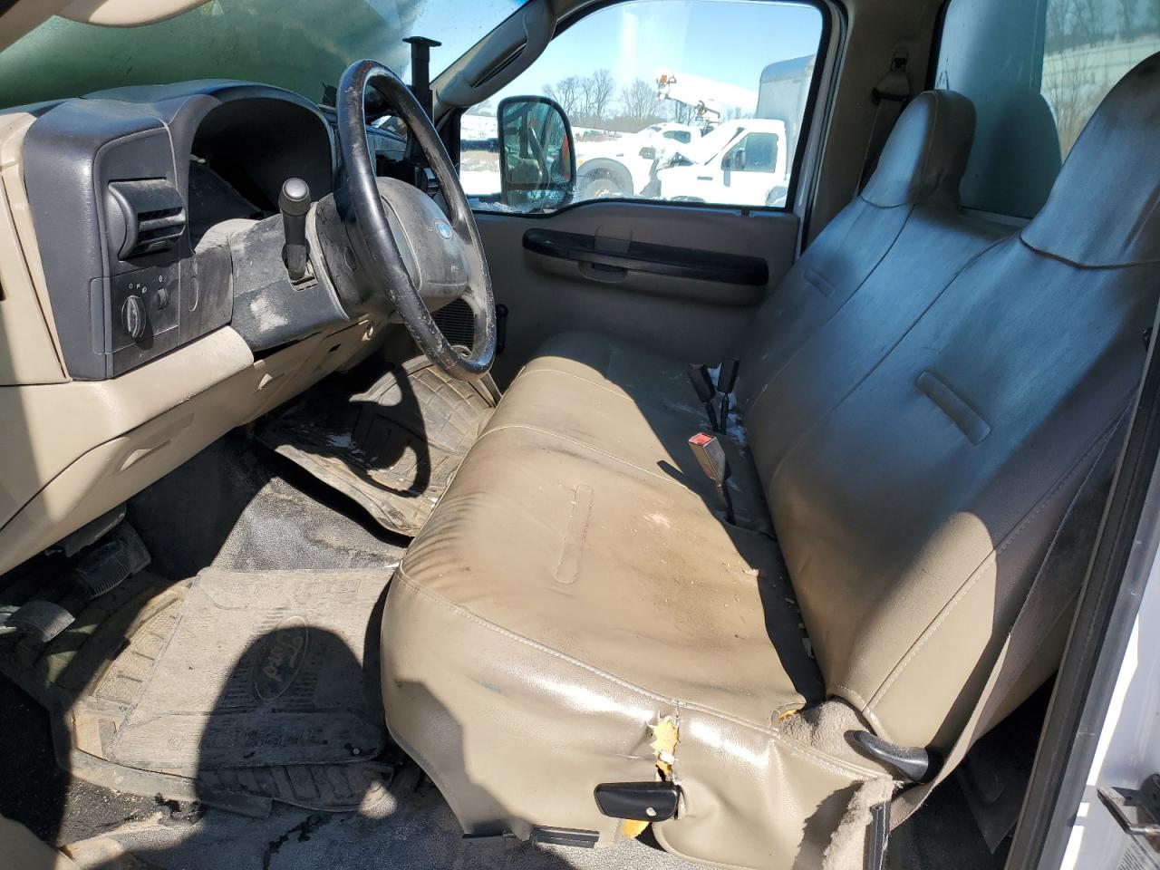 2006 Ford F450 - Image 7
