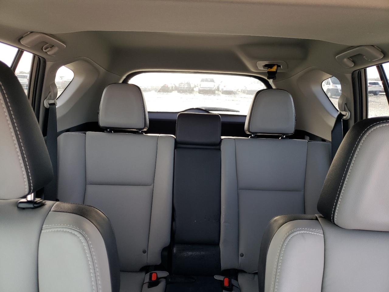 2017 Toyota RAV 4 - Image 10