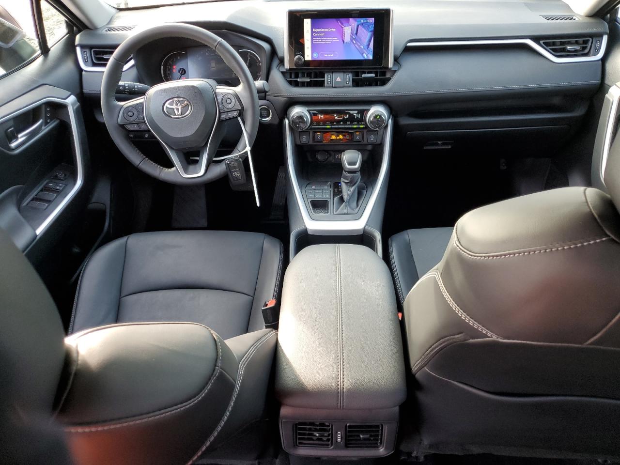 2024 Toyota RAV 4 - Image 8
