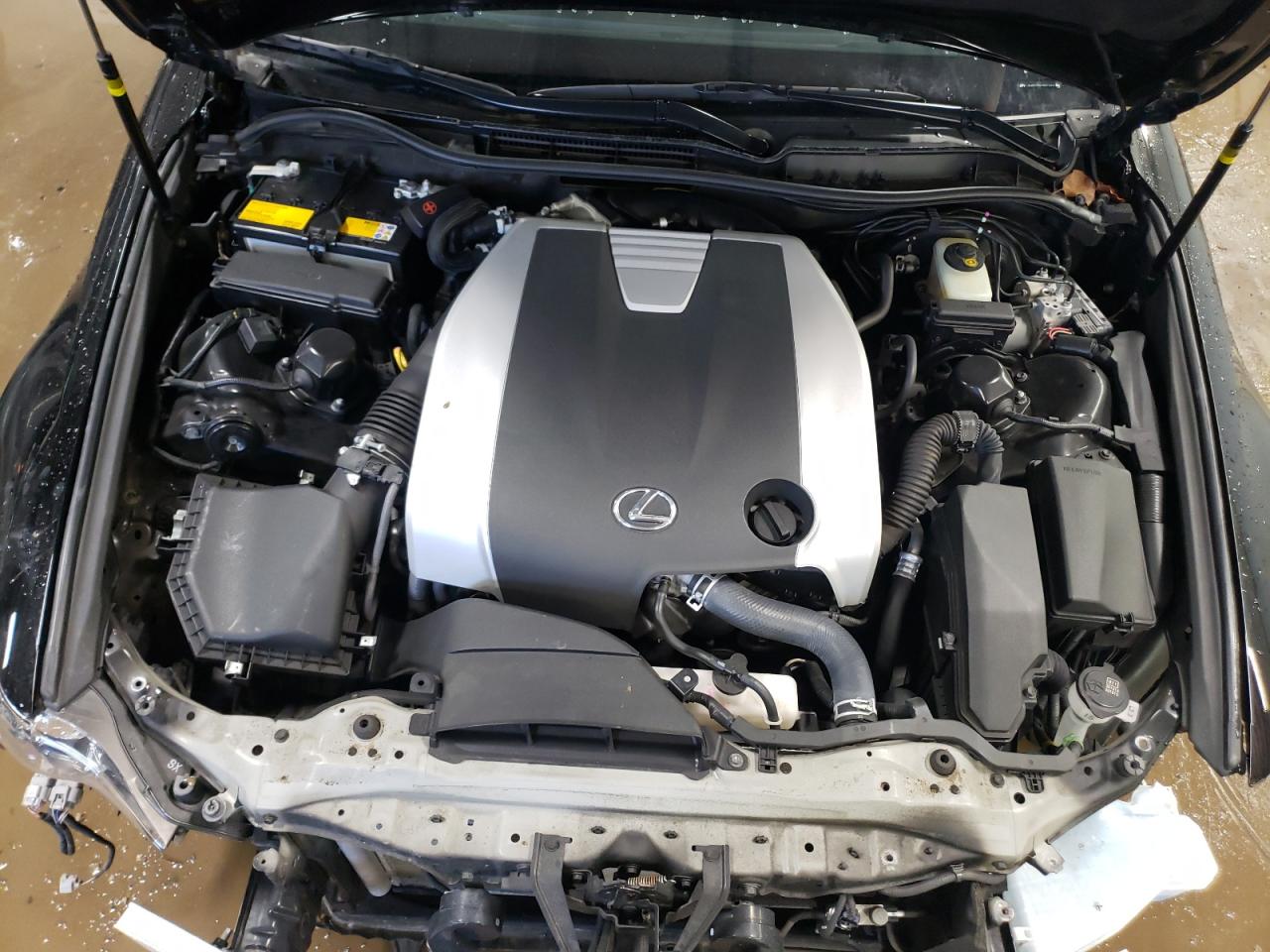 2016 Lexus IS - Image 11