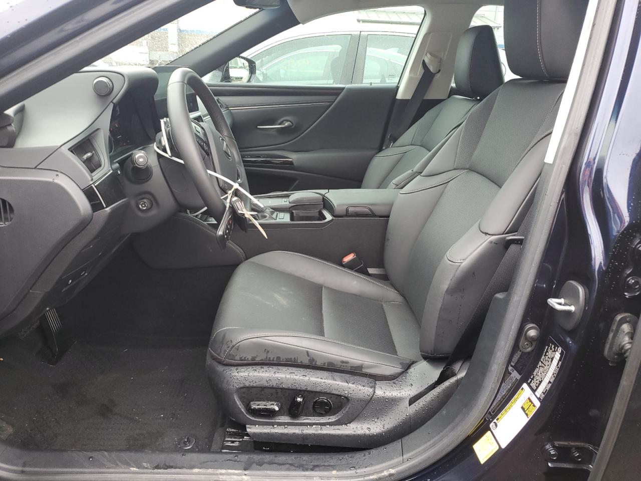 2022 Lexus ES - Image 7