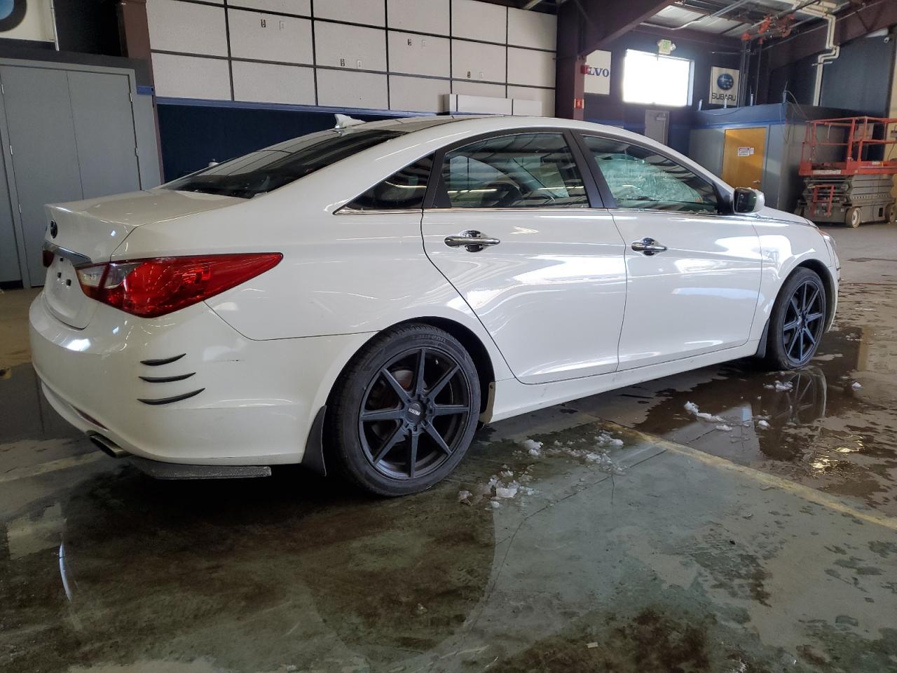2013 Hyundai Sonata - Image 3