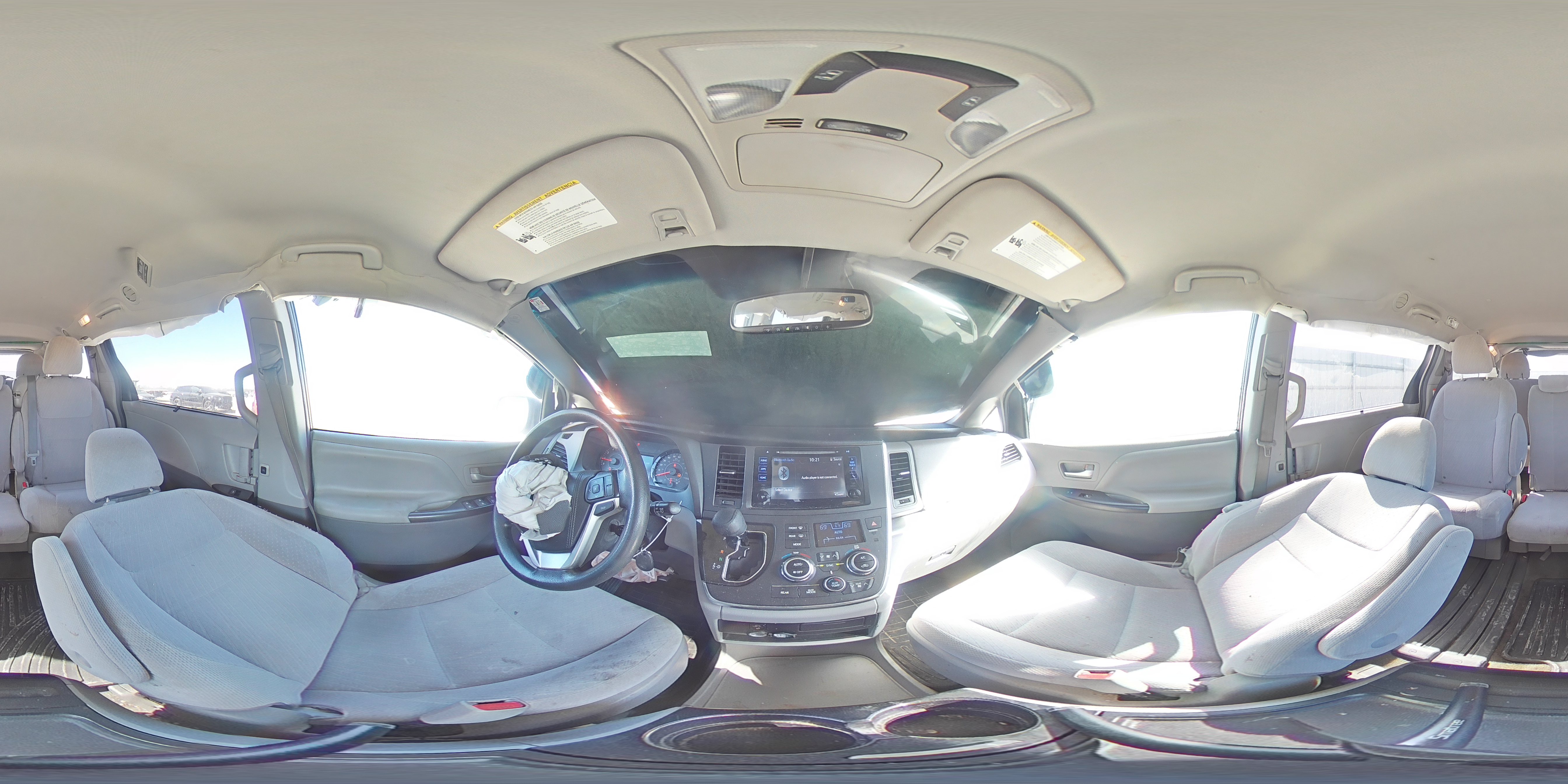 2016 Toyota Sienna - Image 15