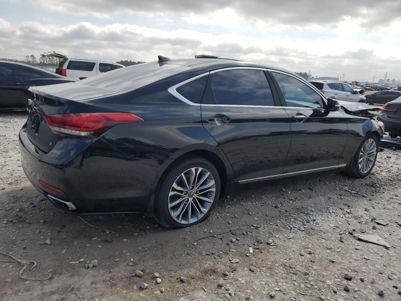 2015 Hyundai Genesis - Image 3