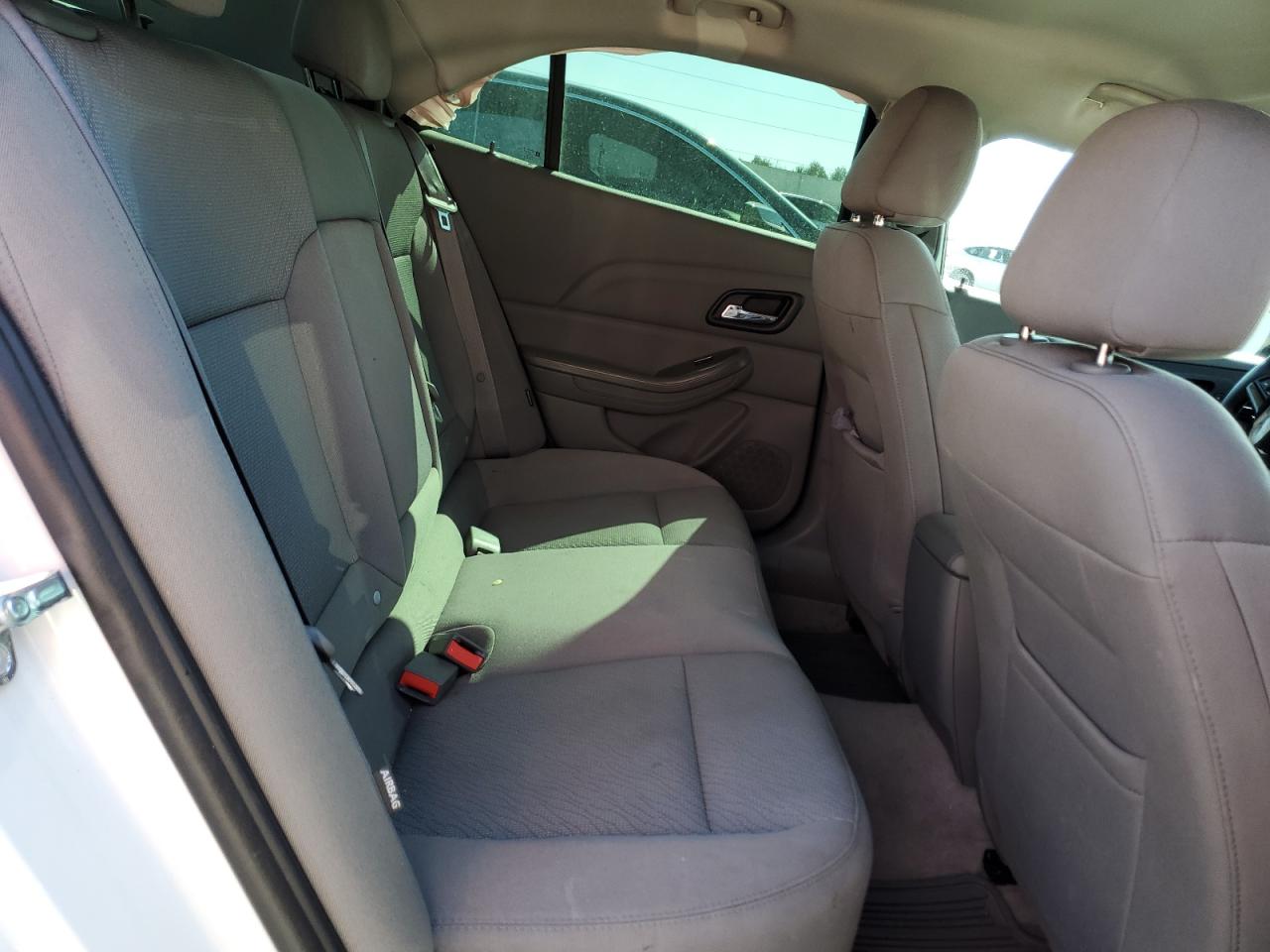 2015 Chevrolet Malibu - Image 10