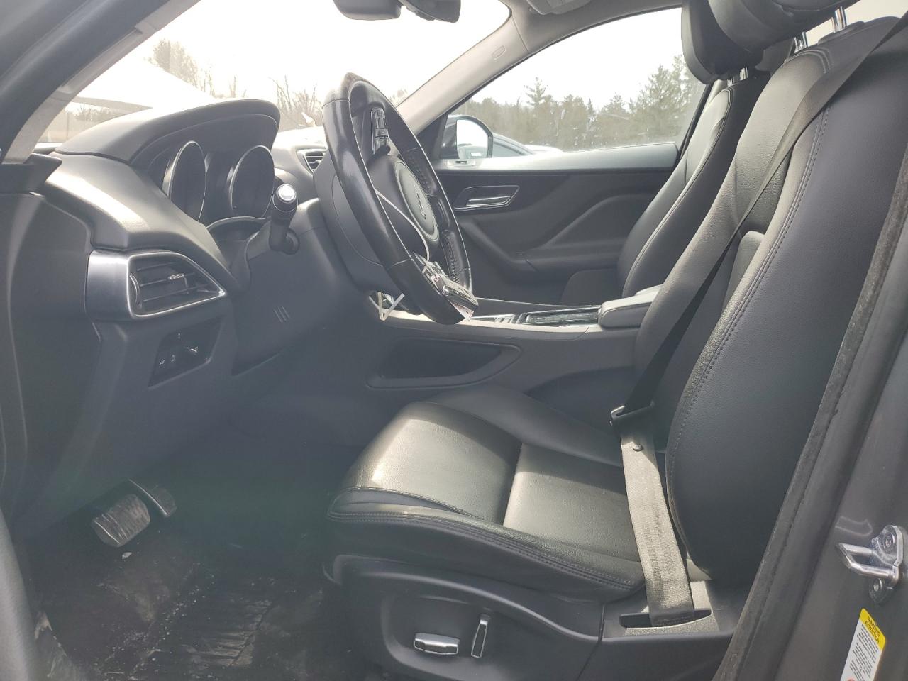 2019 Jaguar F-Pace - Image 7