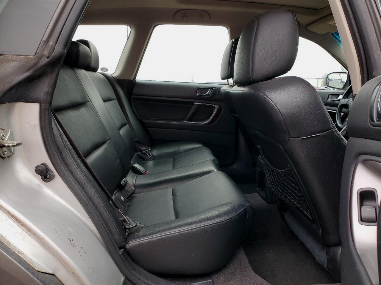 2007 Subaru Outback - Image 10