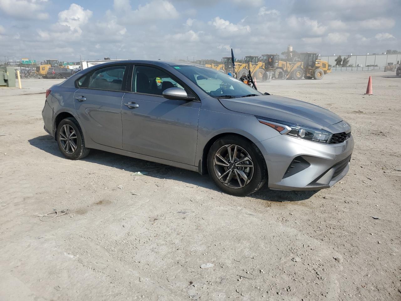 2022 Kia Forte - Image 4