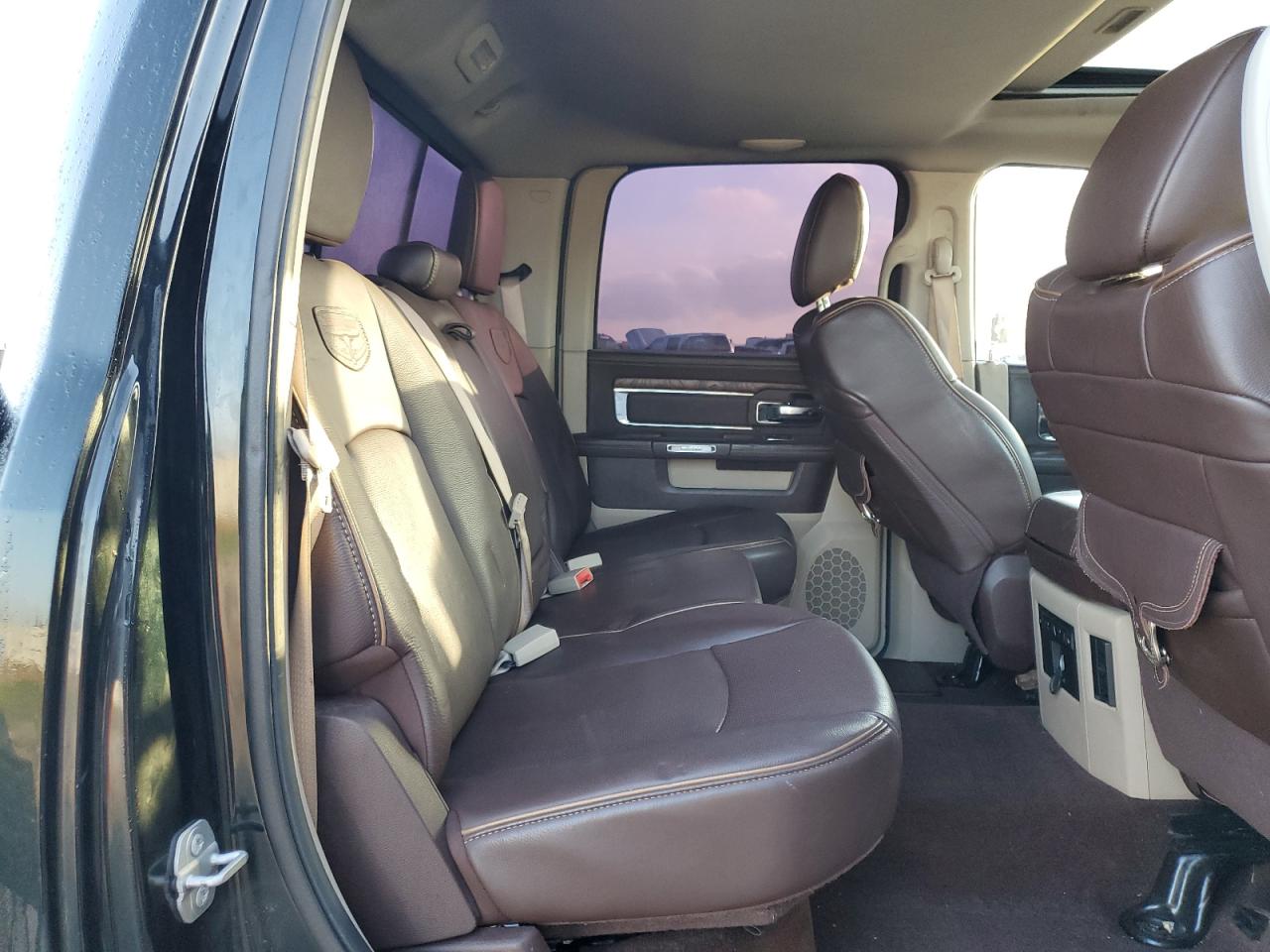 2016 RAM 1500 - Image 10
