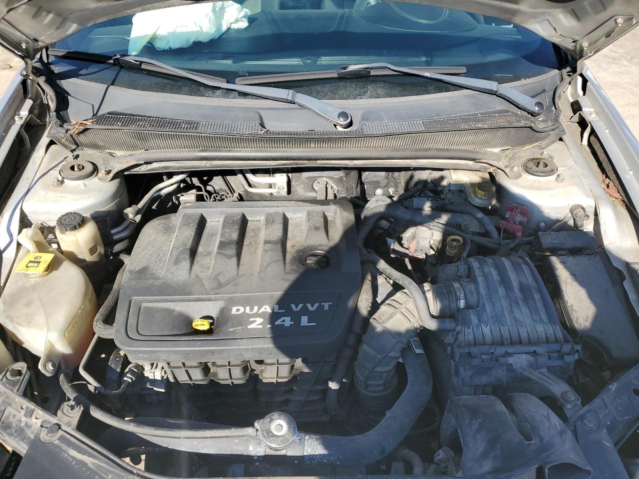2011 Dodge Avenger - Image 12