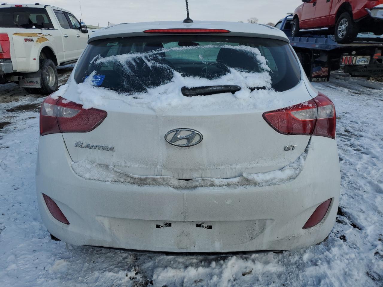 2017 Hyundai Elantra - Image 6