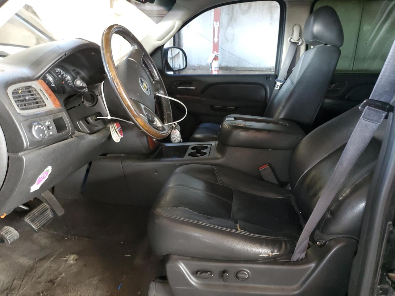 2013 Chevrolet Suburban - Image 7