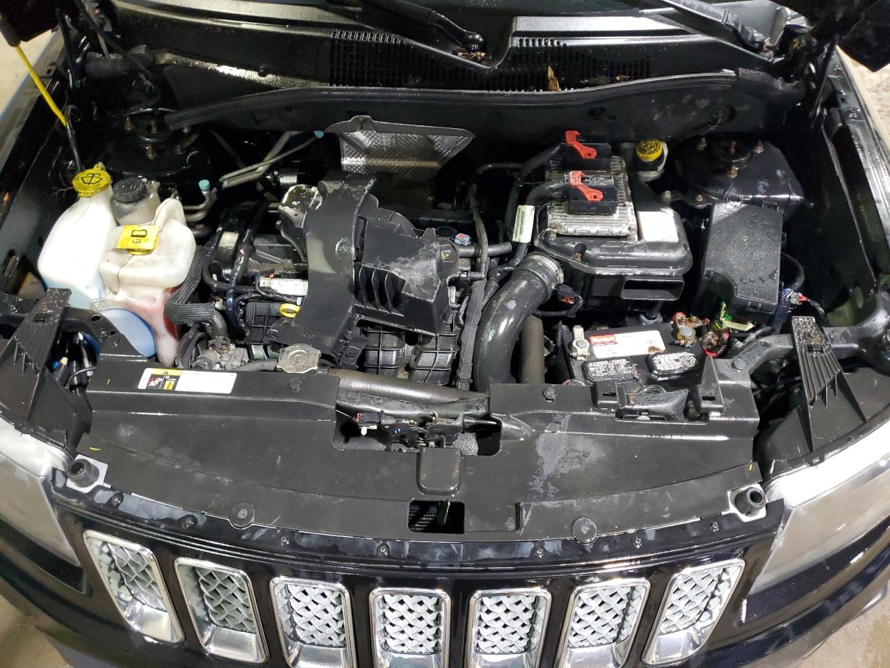 2016 Jeep Compass - Image 12