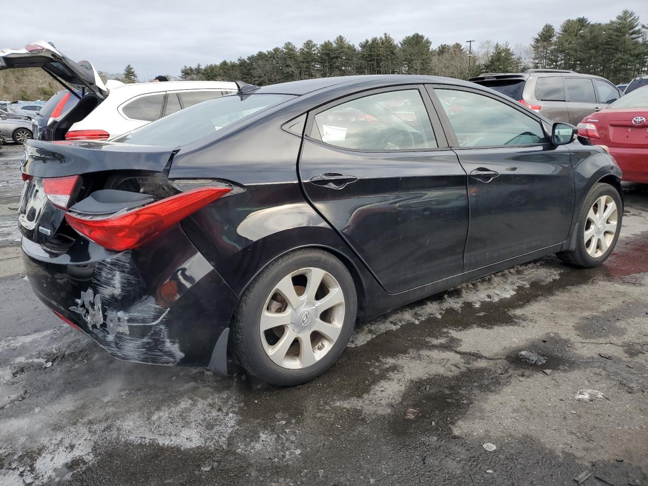 2013 Hyundai Elantra - Image 3