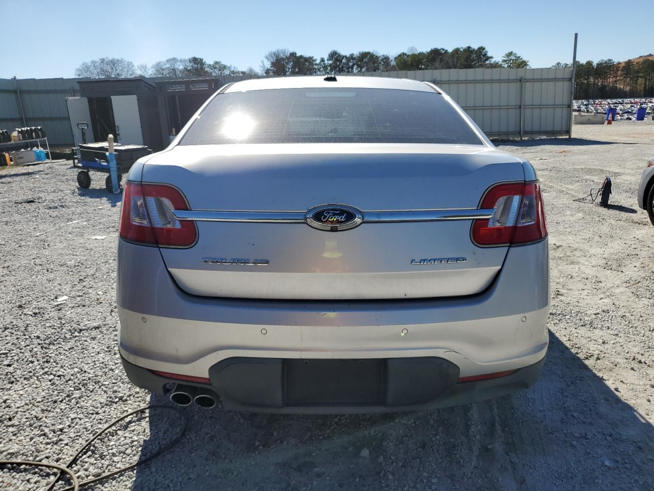 2010 Ford Taurus - Image 6