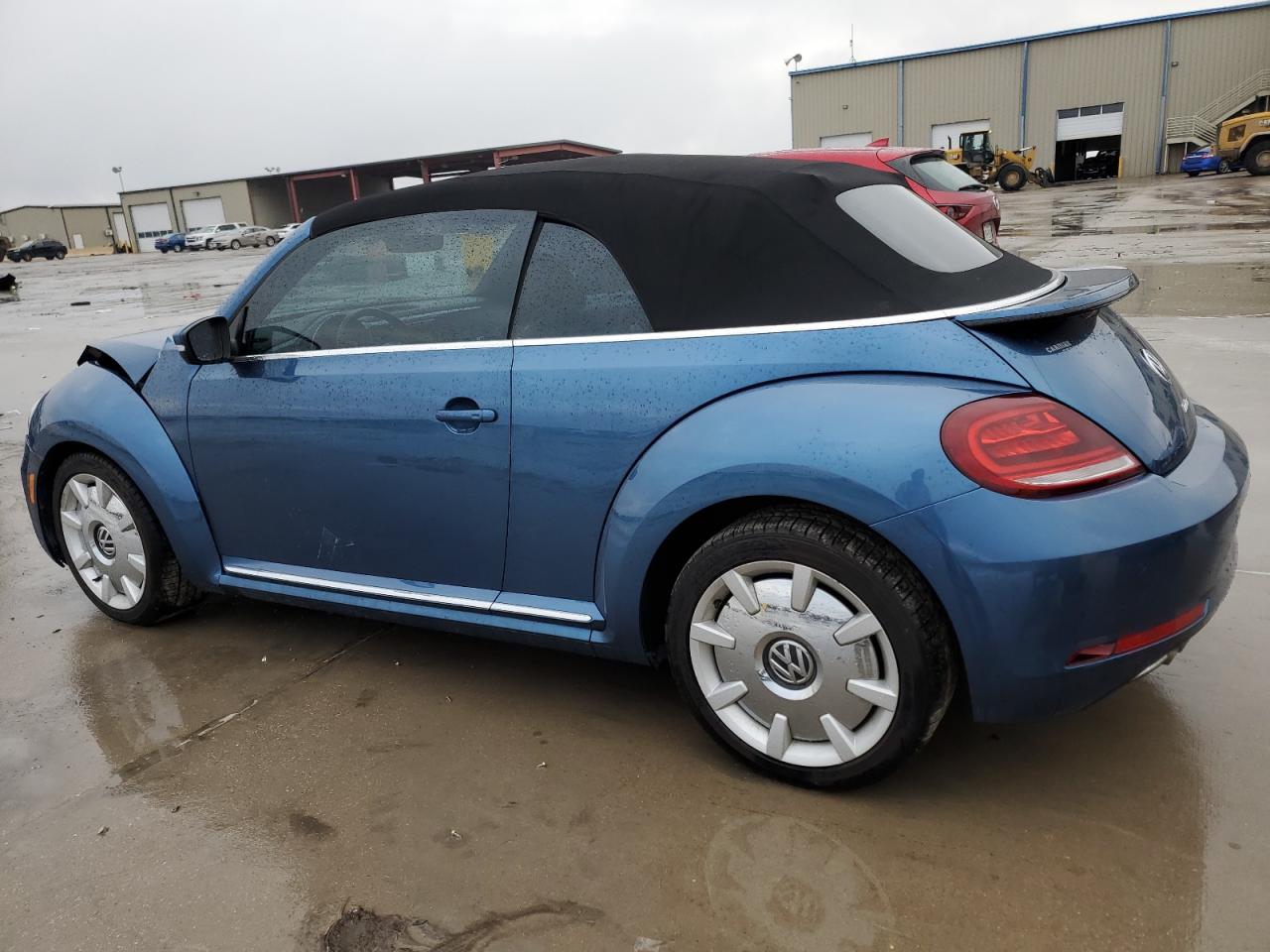 2019 Volkswagen Beetle - Image 2