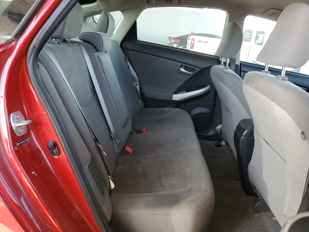 2012 Toyota Prius - Image 10