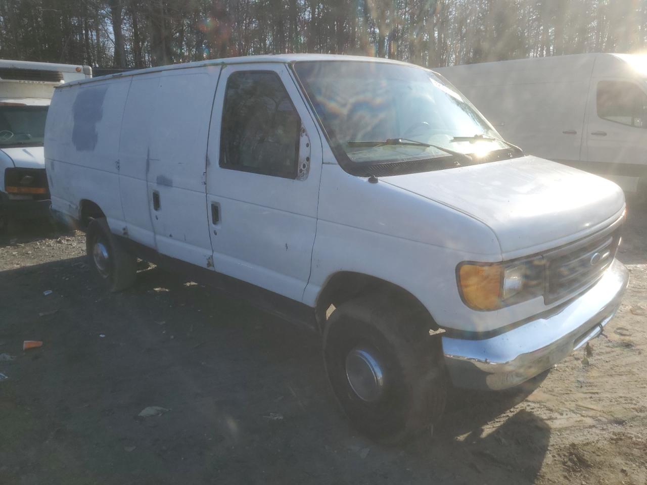 2004 Ford Econoline - Image 4