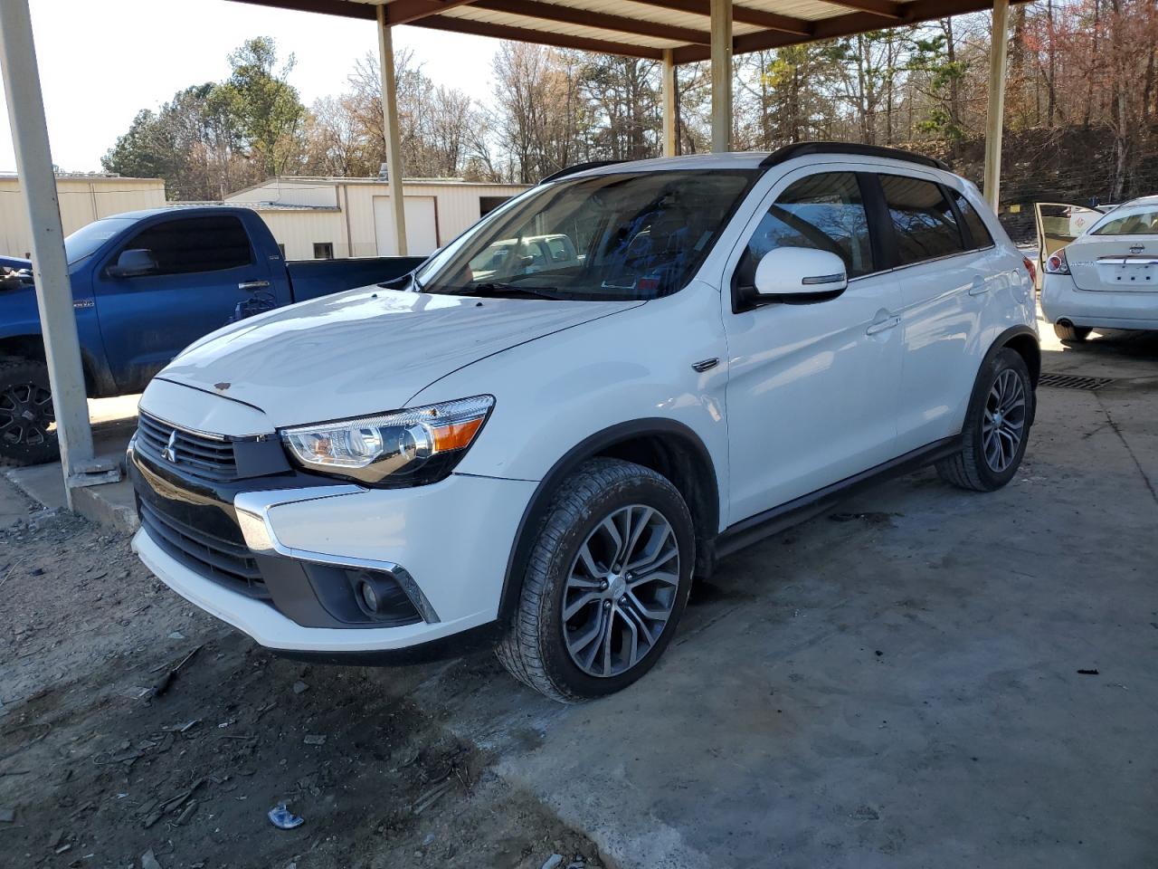 2017 Mitsubishi Outlander - Image 1
