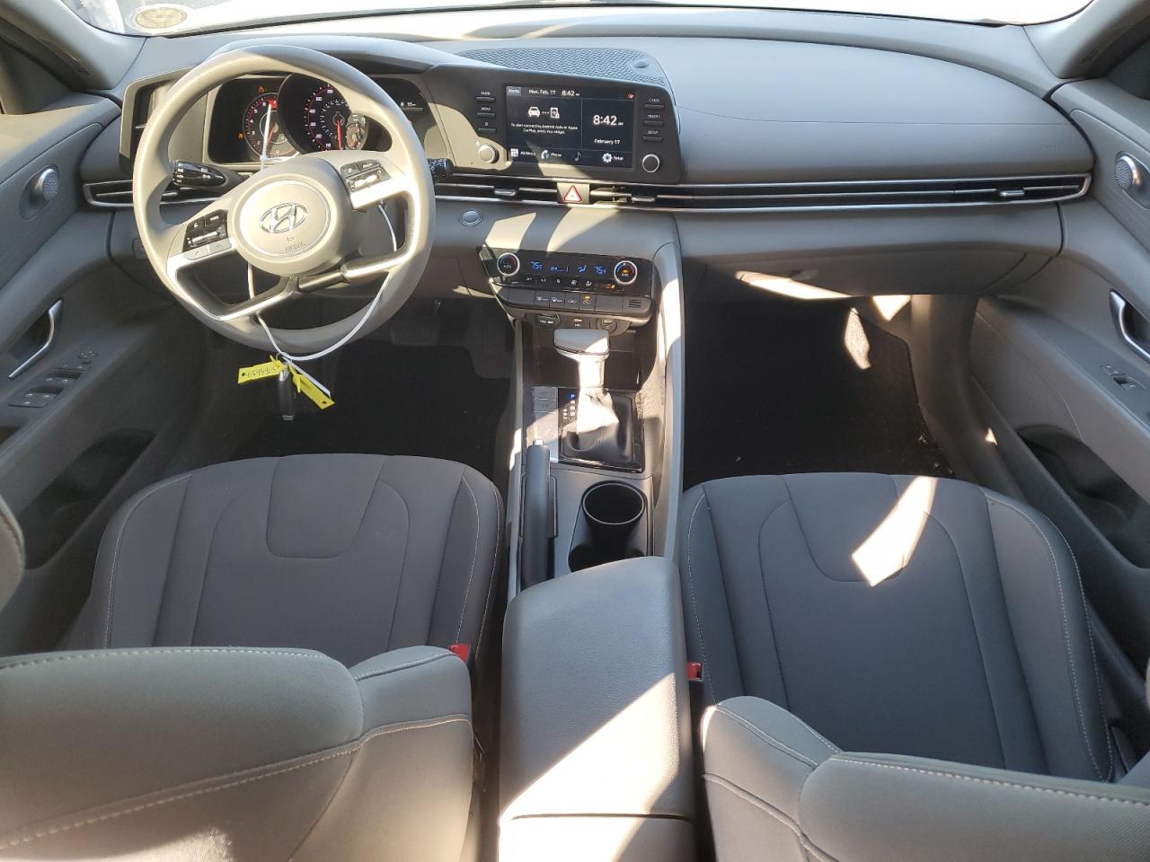 2023 Hyundai Elantra - Image 8