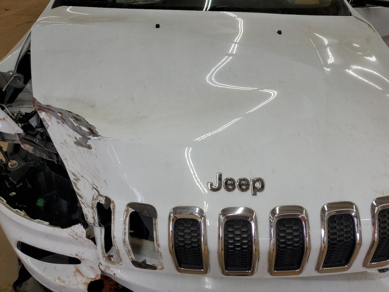 2014 Jeep Grand Cherokee - Image 14