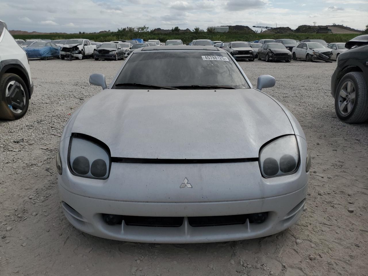 VIN: JA3AM64J4RY004161 Auction: COPART Lot: 45788125 Location: FL - WEST PALM BEACH VIN: JA3AM64J4RY004161 MITSUBISHI 3000GT 1994 SILVER Photo 5
