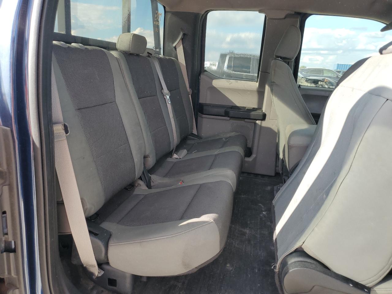 2015 Ford F-150 - Image 10