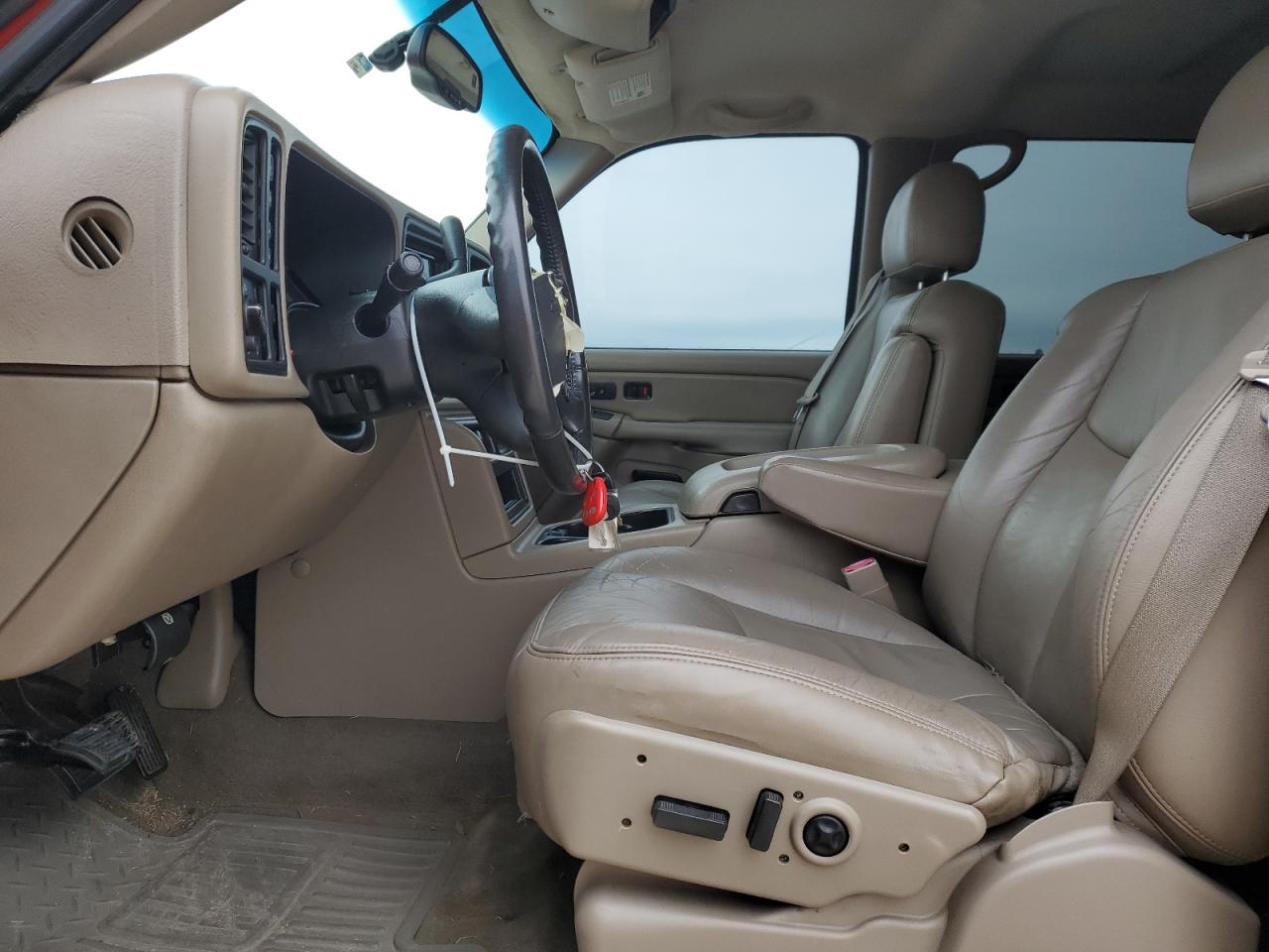 2004 Chevrolet Silverado - Image 7