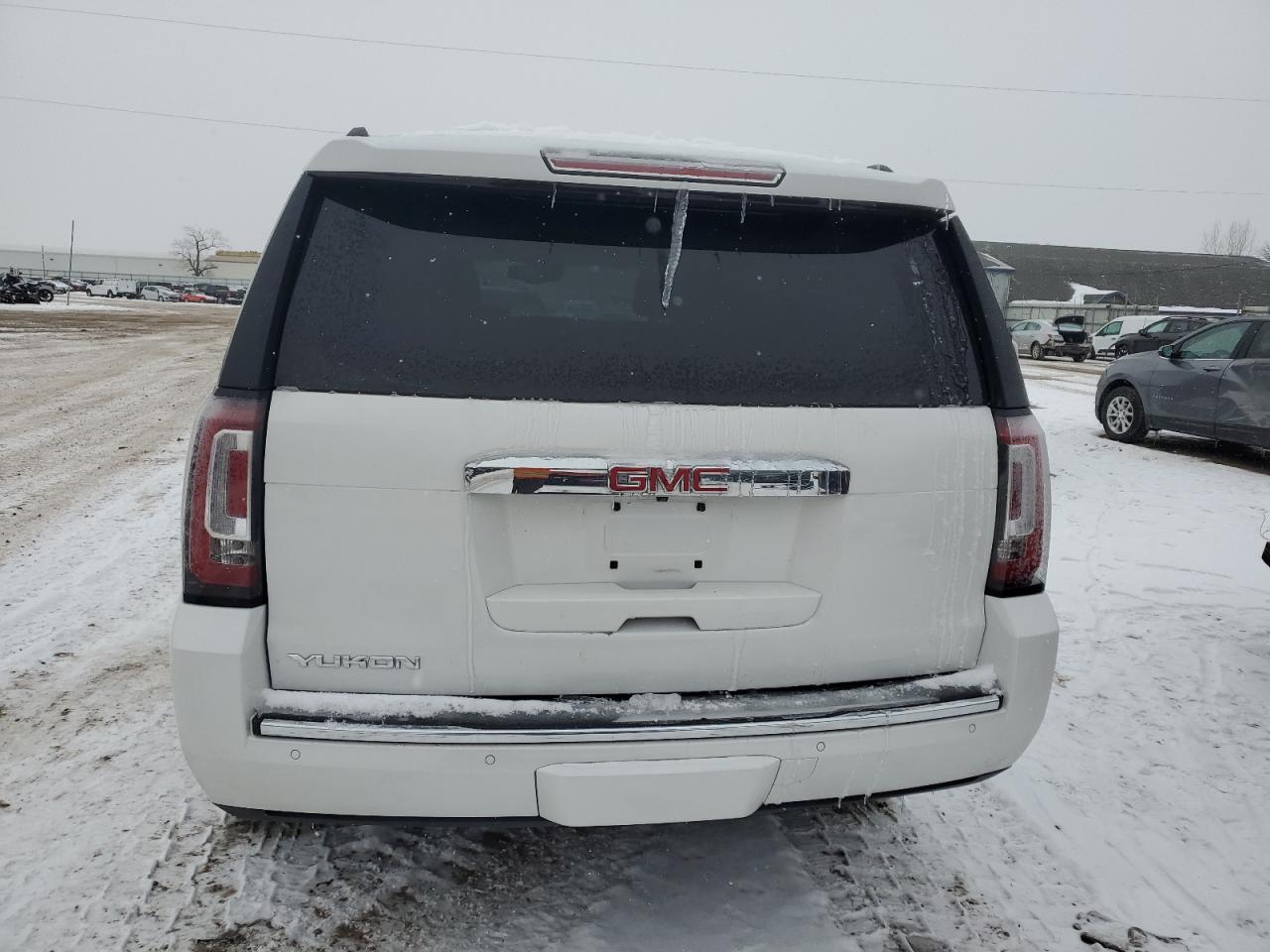 2017 GMC Yukon - Image 6