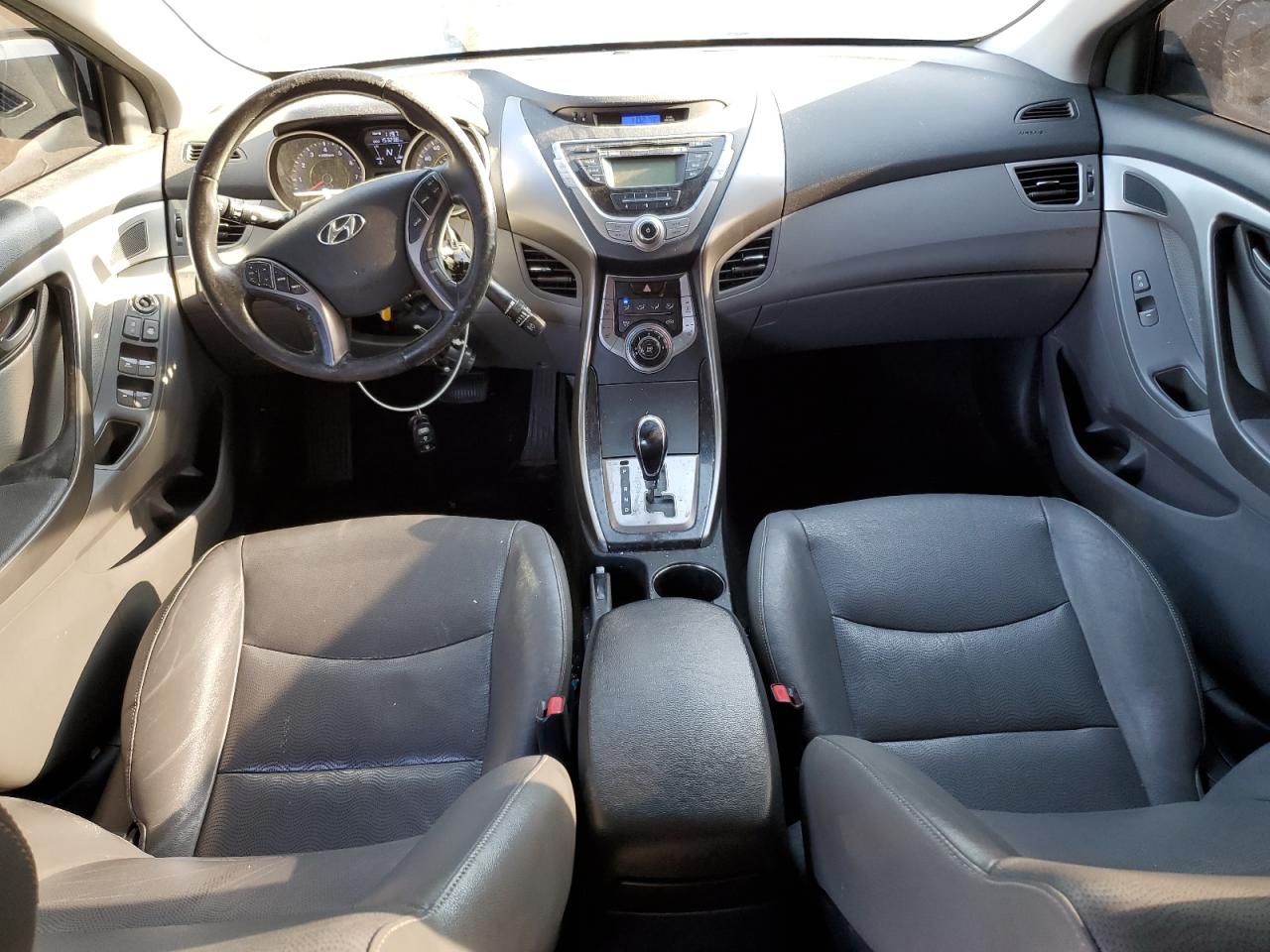 2013 Hyundai Elantra - Image 8