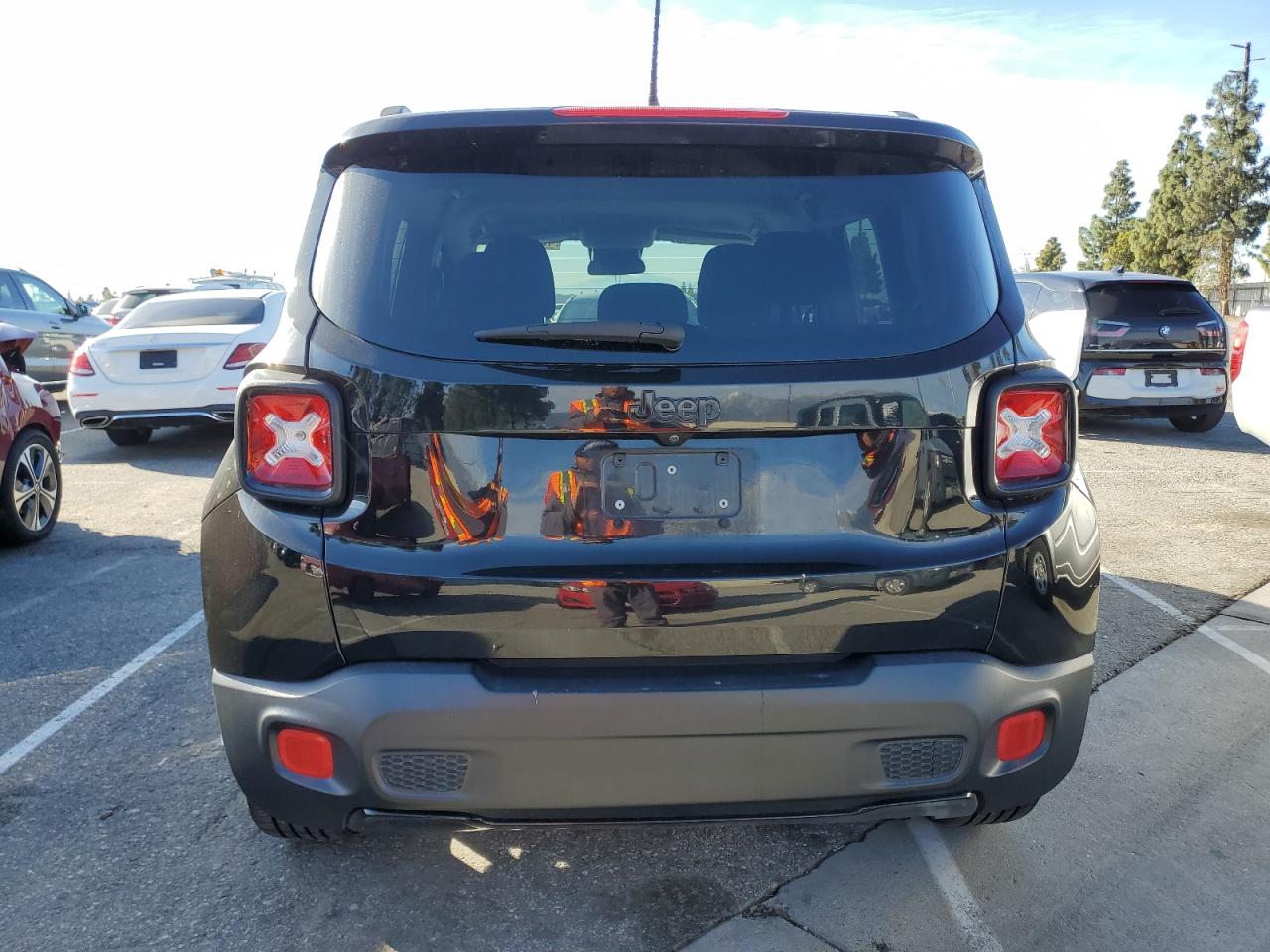 2017 Jeep Renegade - Image 6
