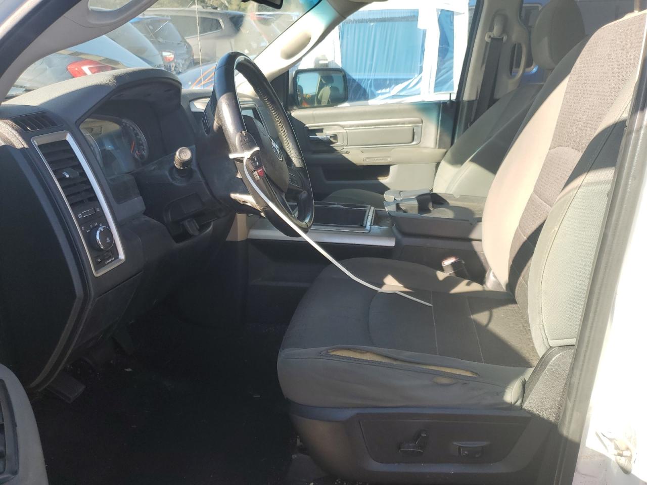 2015 RAM 1500 - Image 7