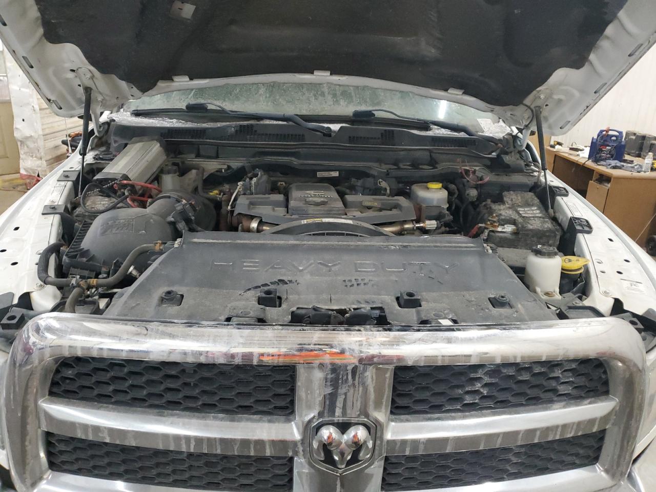 2014 RAM 3500 - Image 11