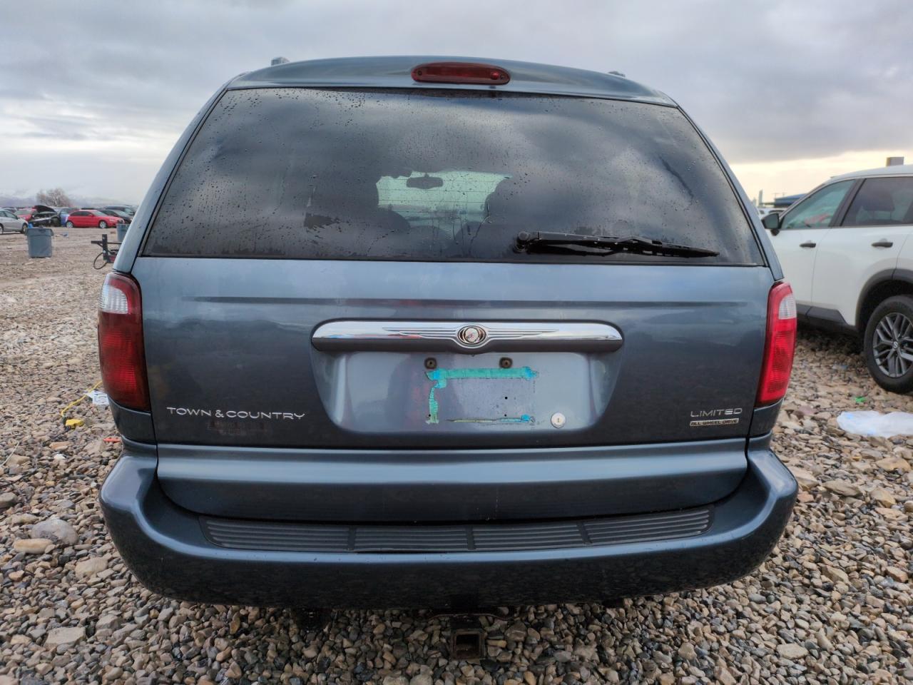 2001 Chrysler Town & Country - Image 6