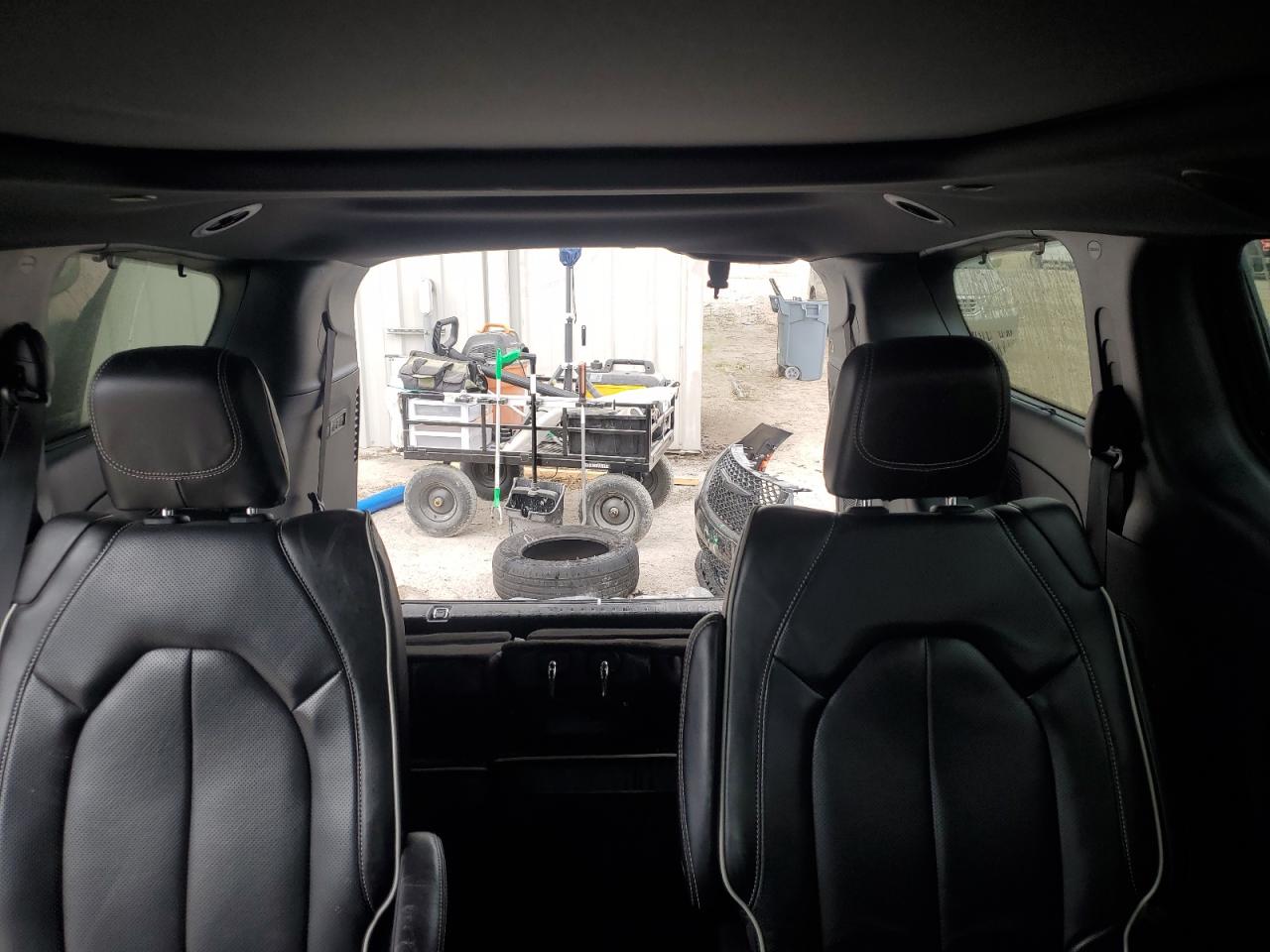 2022 Chrysler Pacifica - Image 10