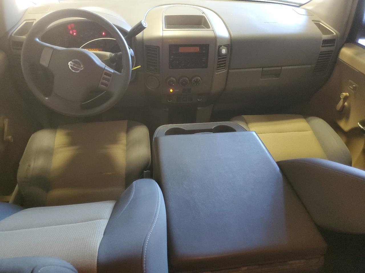 2004 Nissan Titan - Image 8
