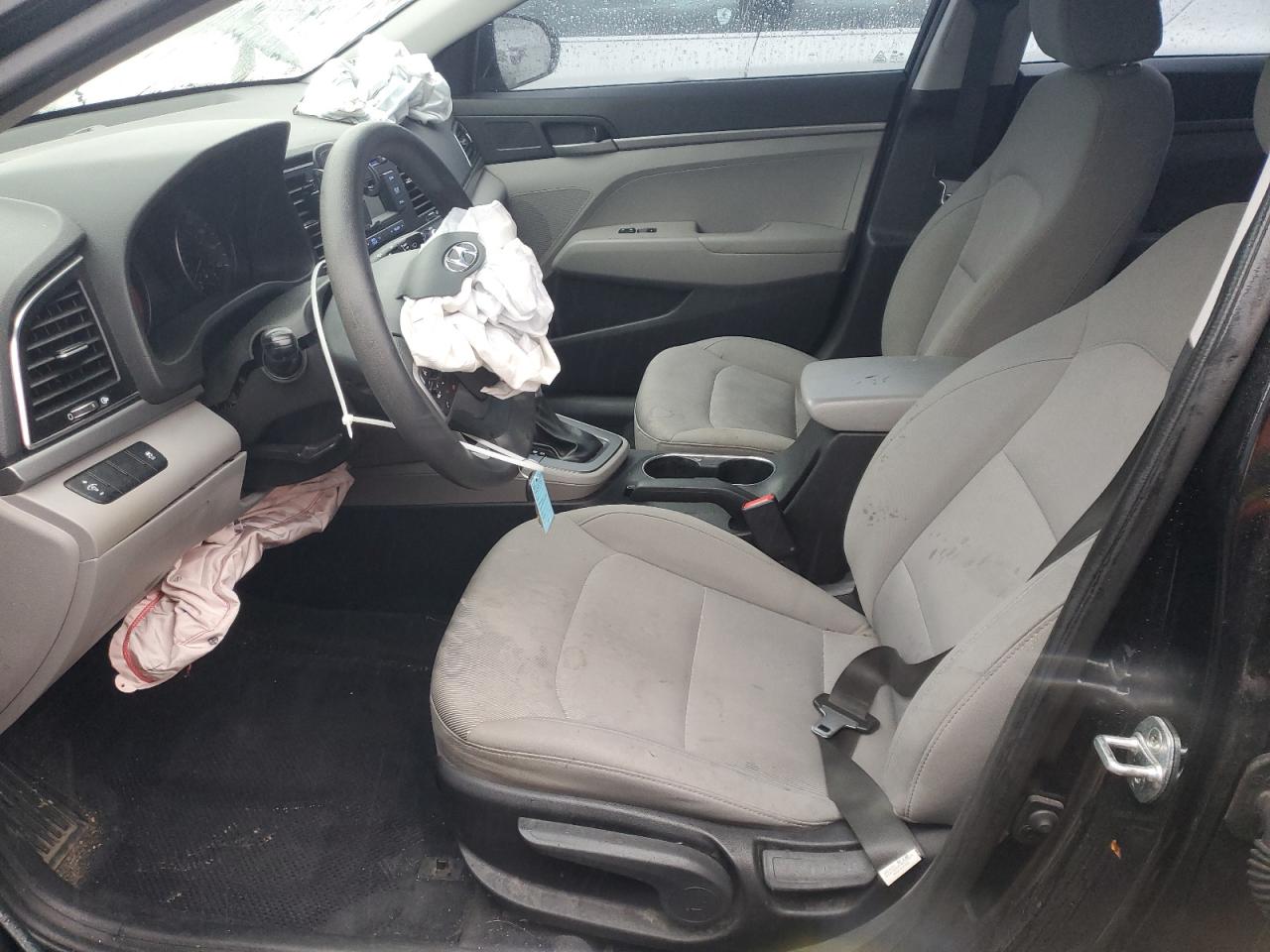2018 Hyundai Elantra - Image 7