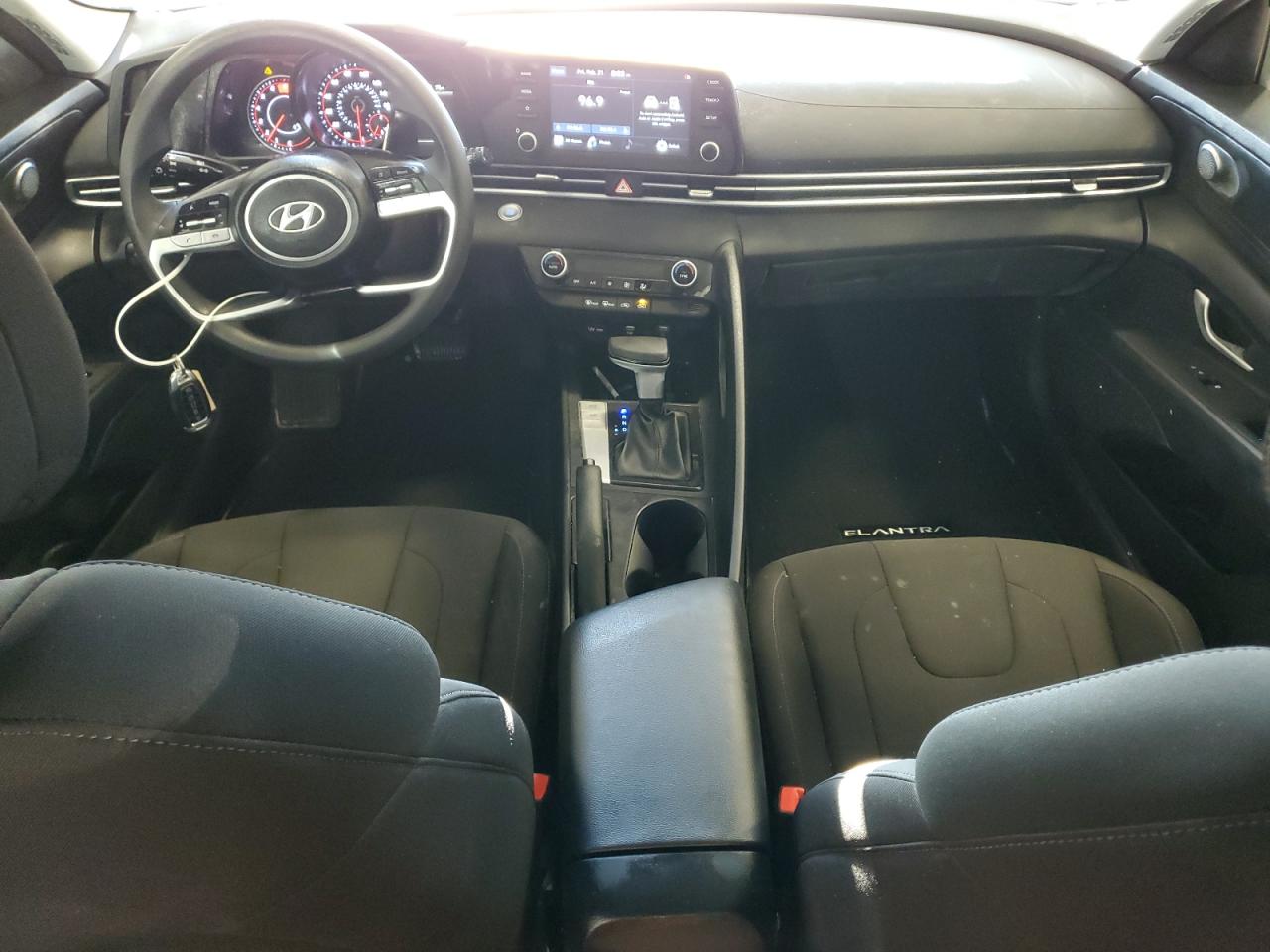2021 Hyundai Elantra - Image 8