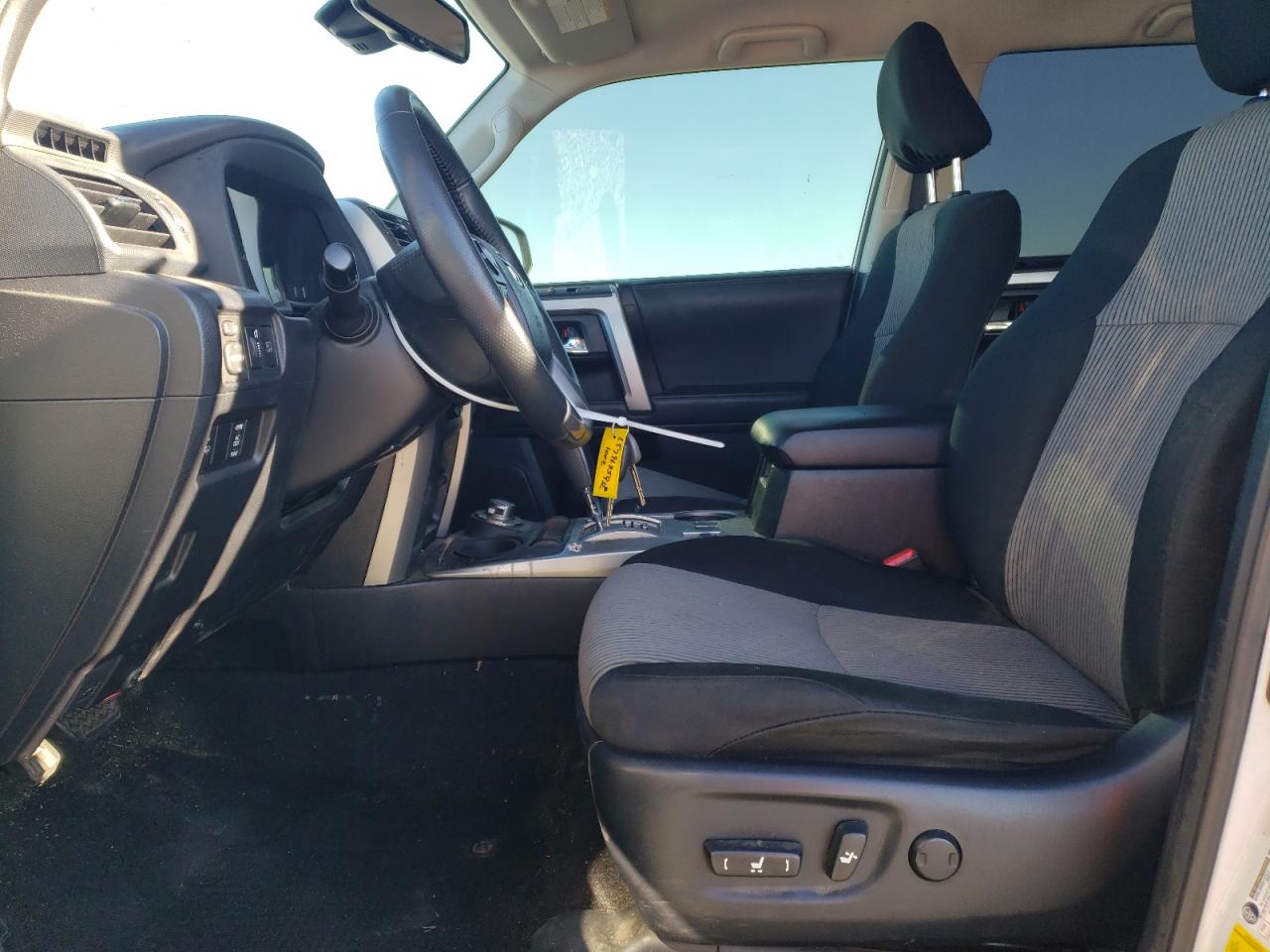 2020 Toyota 4Runner - Image 7