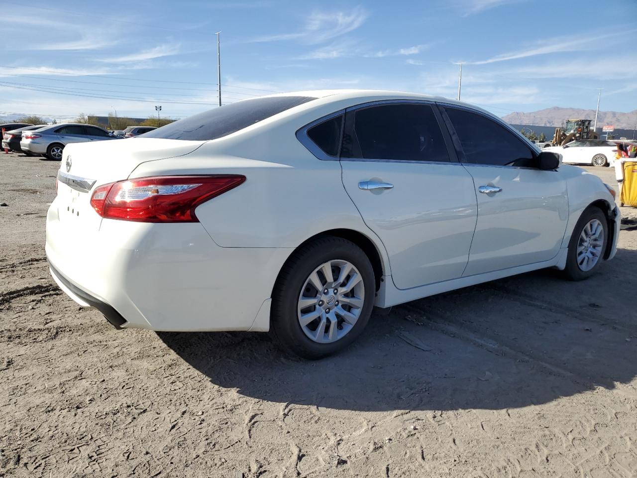 2017 Nissan Altima - Image 3
