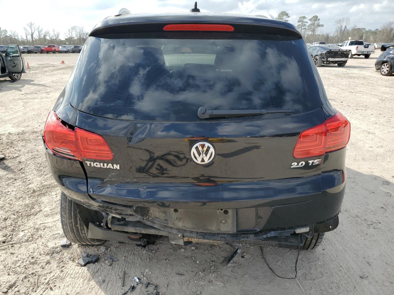 2017 Volkswagen Tiguan Wolfsburg VIN: WVGSV7AX5HW509195 Lot: 41265391